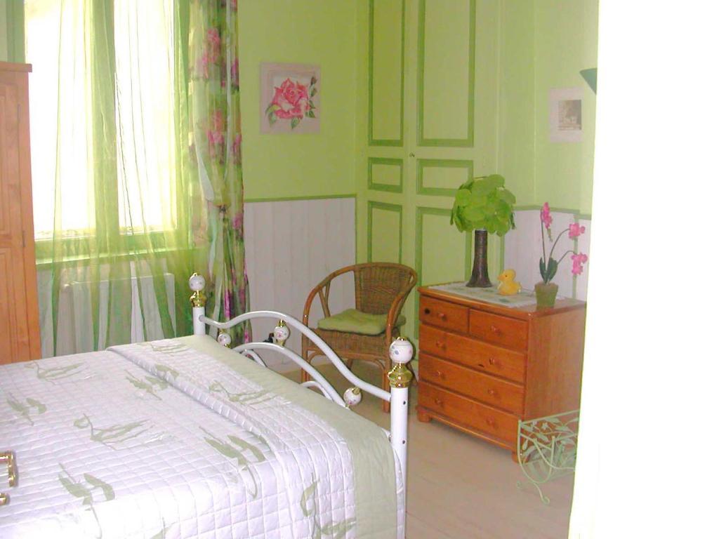Chambres D'Hotes Les Pensees Douces Осер Номер фото